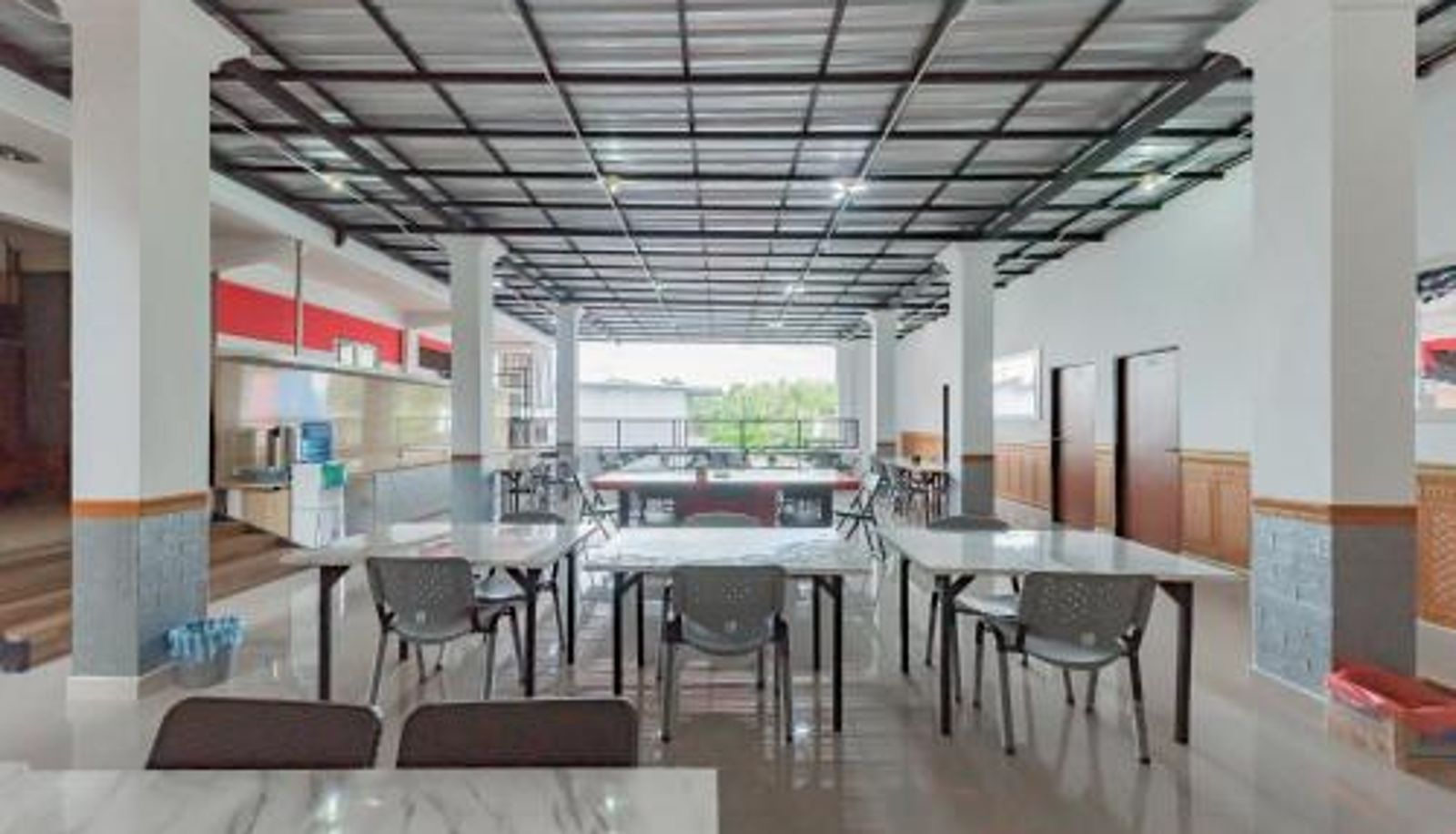 Breakfast room within the restaurant - Urbanview Hotel Syariah 99 Banjarbaru by RedDoorz