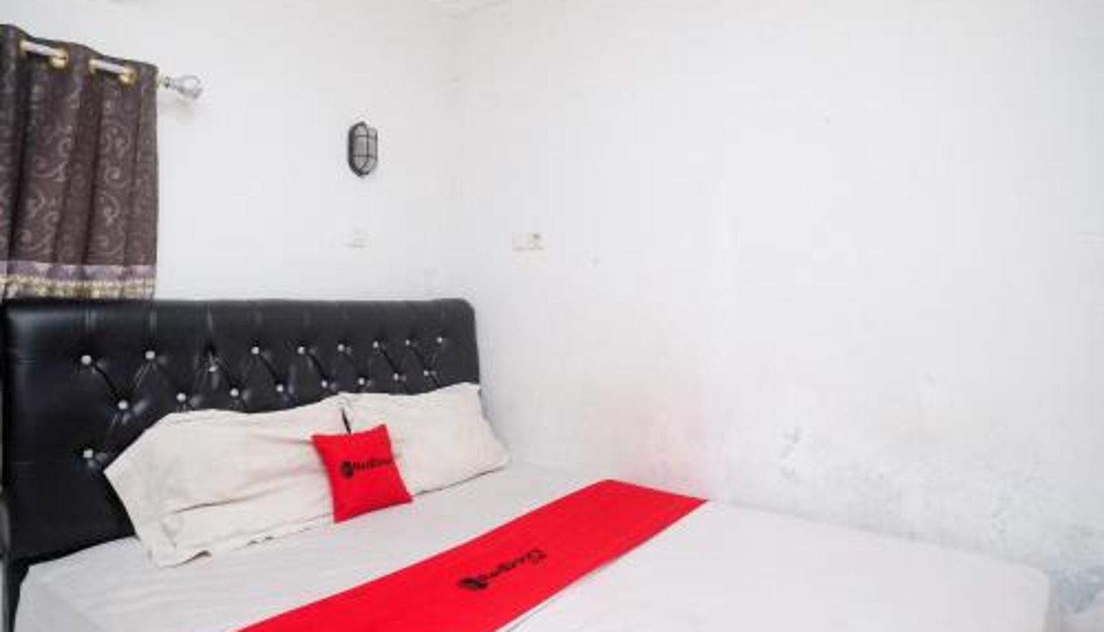 Chambre - RedDoorz Syariah at Griya Merbotan Demak