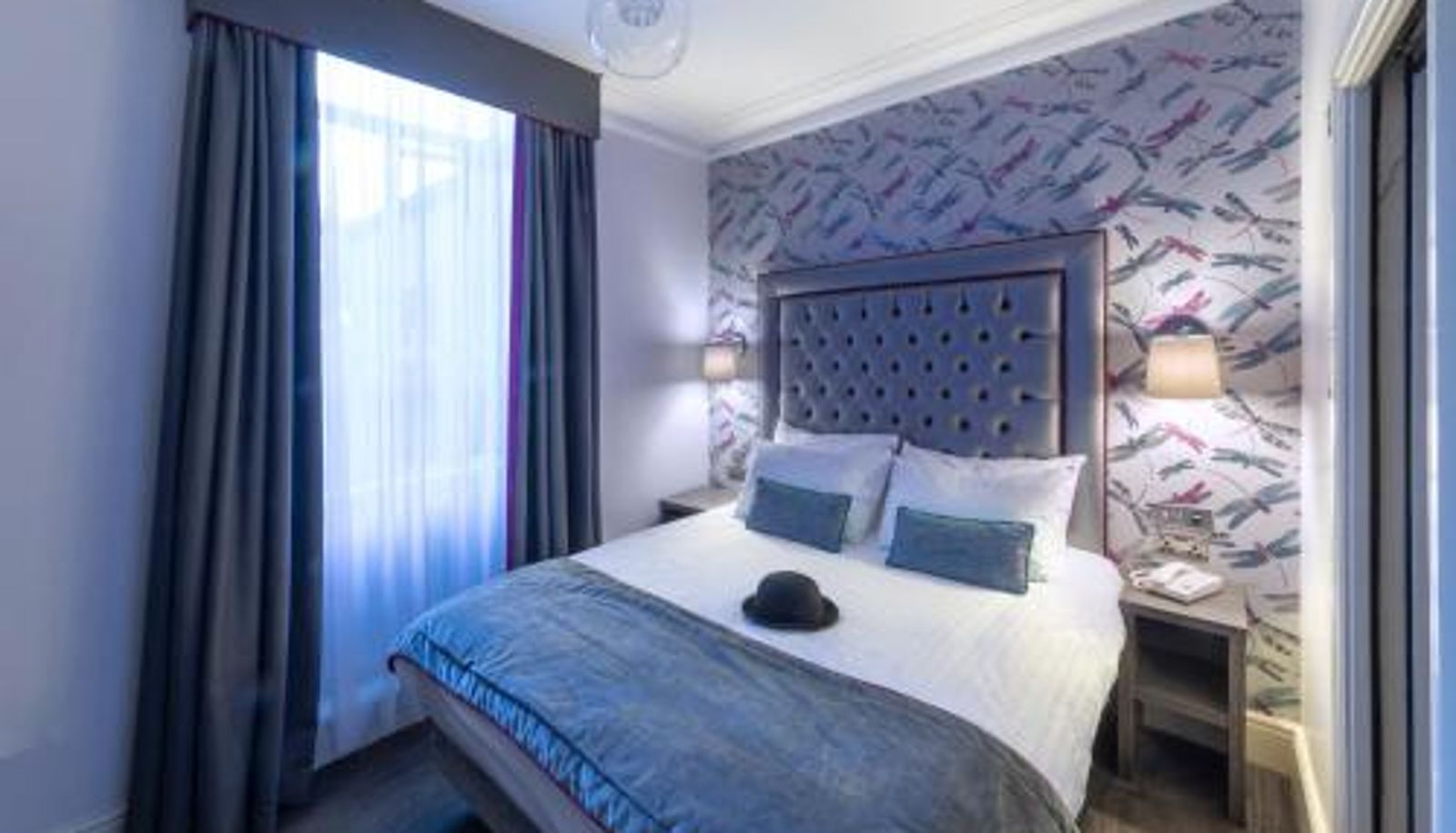 Camera - The Beverley Hotel London - Victoria