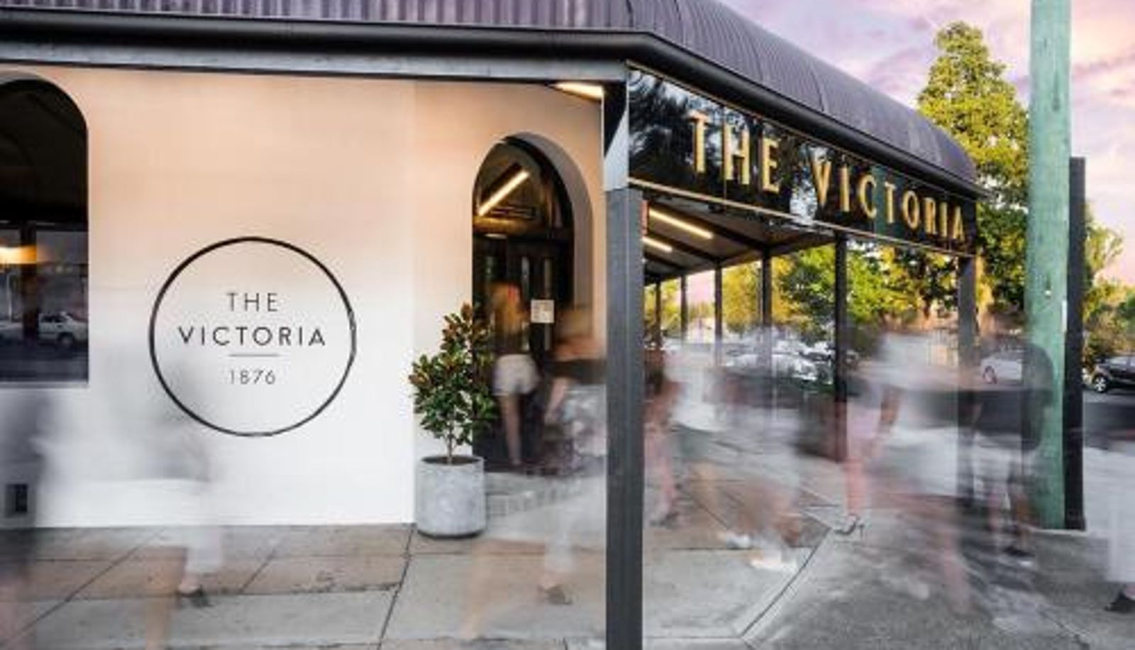 Hotel outdoor area - The Victoria Hotel Bathurst