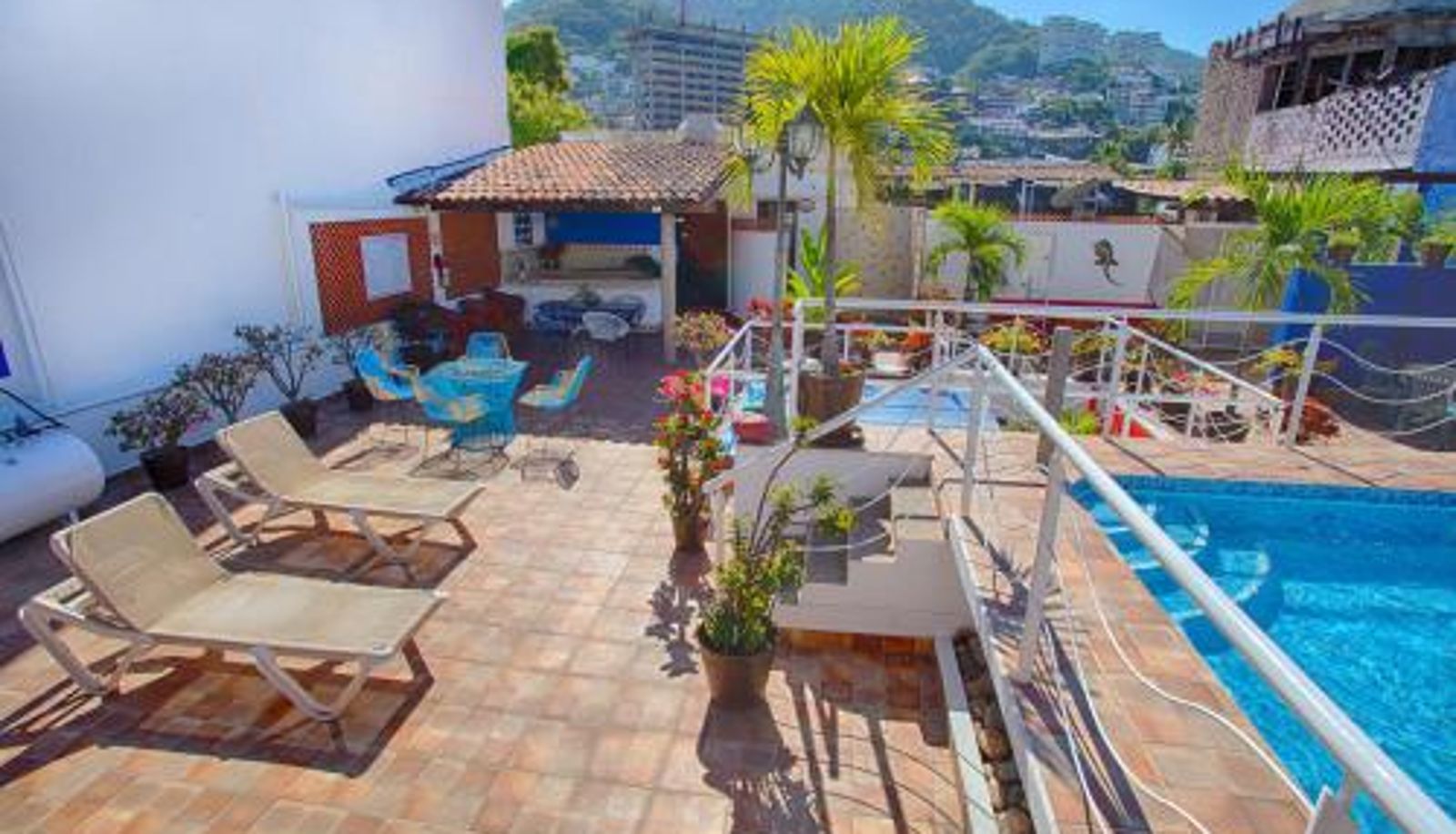 Terrasse - La Iguana Vallarta LGBT ADULTS ONLY - Romantic Zone - Party Clubbing Street