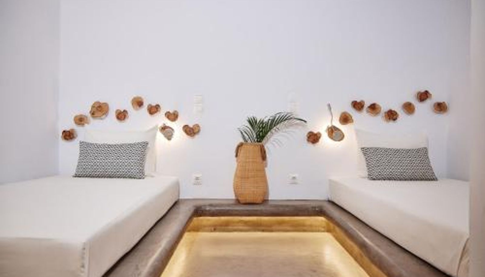 Suite - Chrysalis Boutique - Adults Only