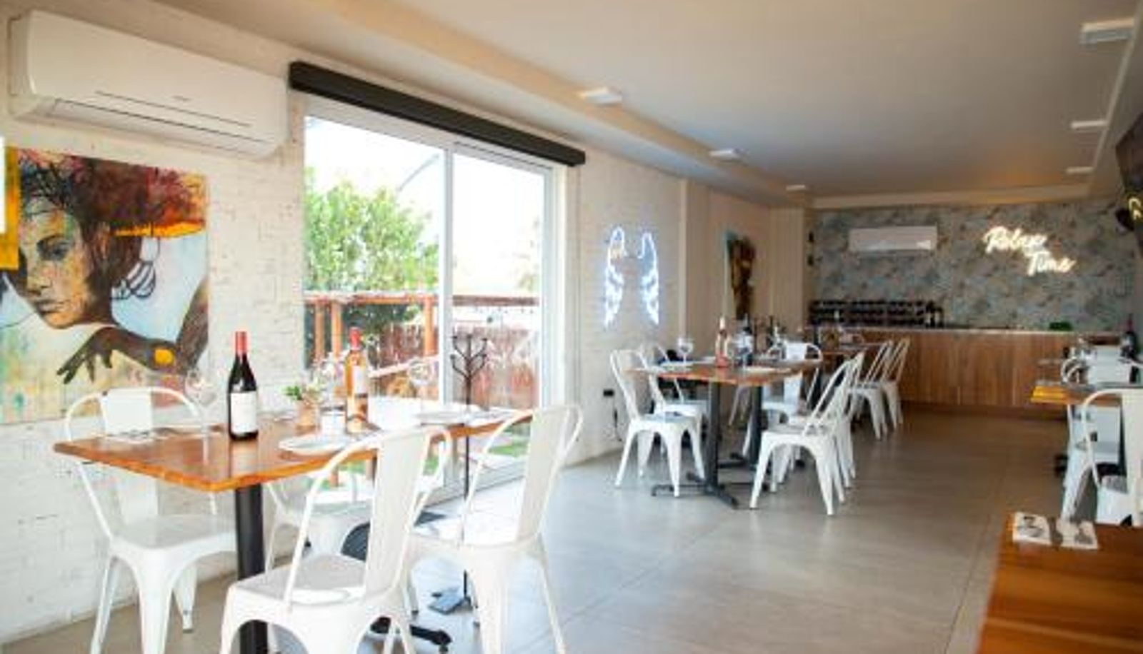 Breakfast room within the restaurant - Casa Viento Hotel