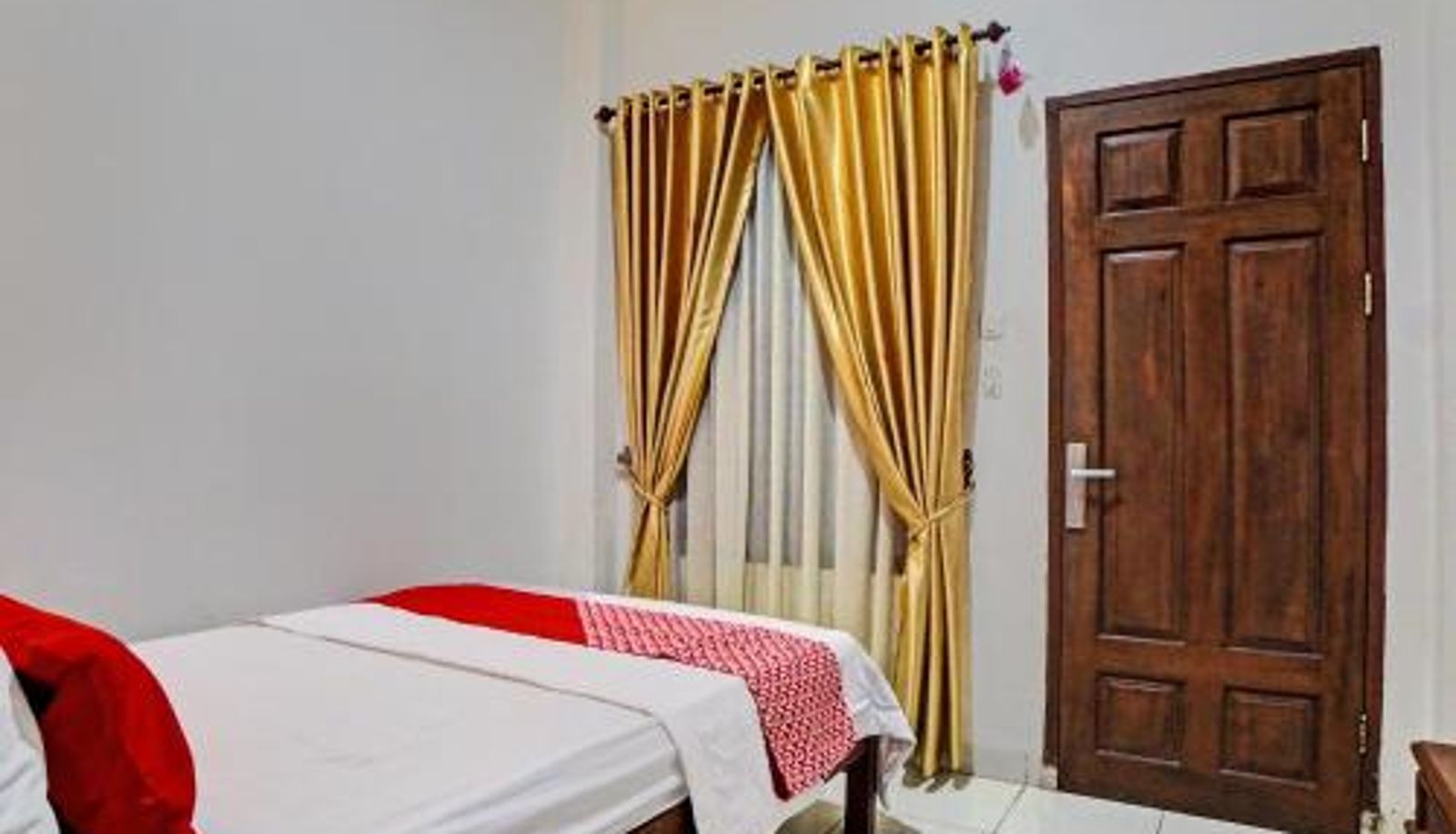 Room - OYO 92638 Jr Residence Syariah