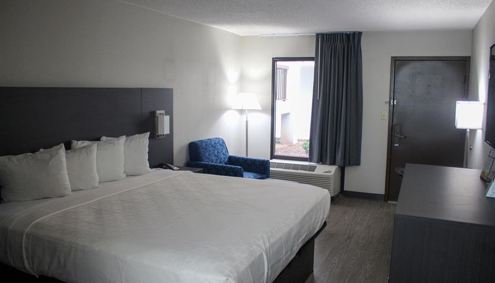 Room - Clarion Pointe Statesville