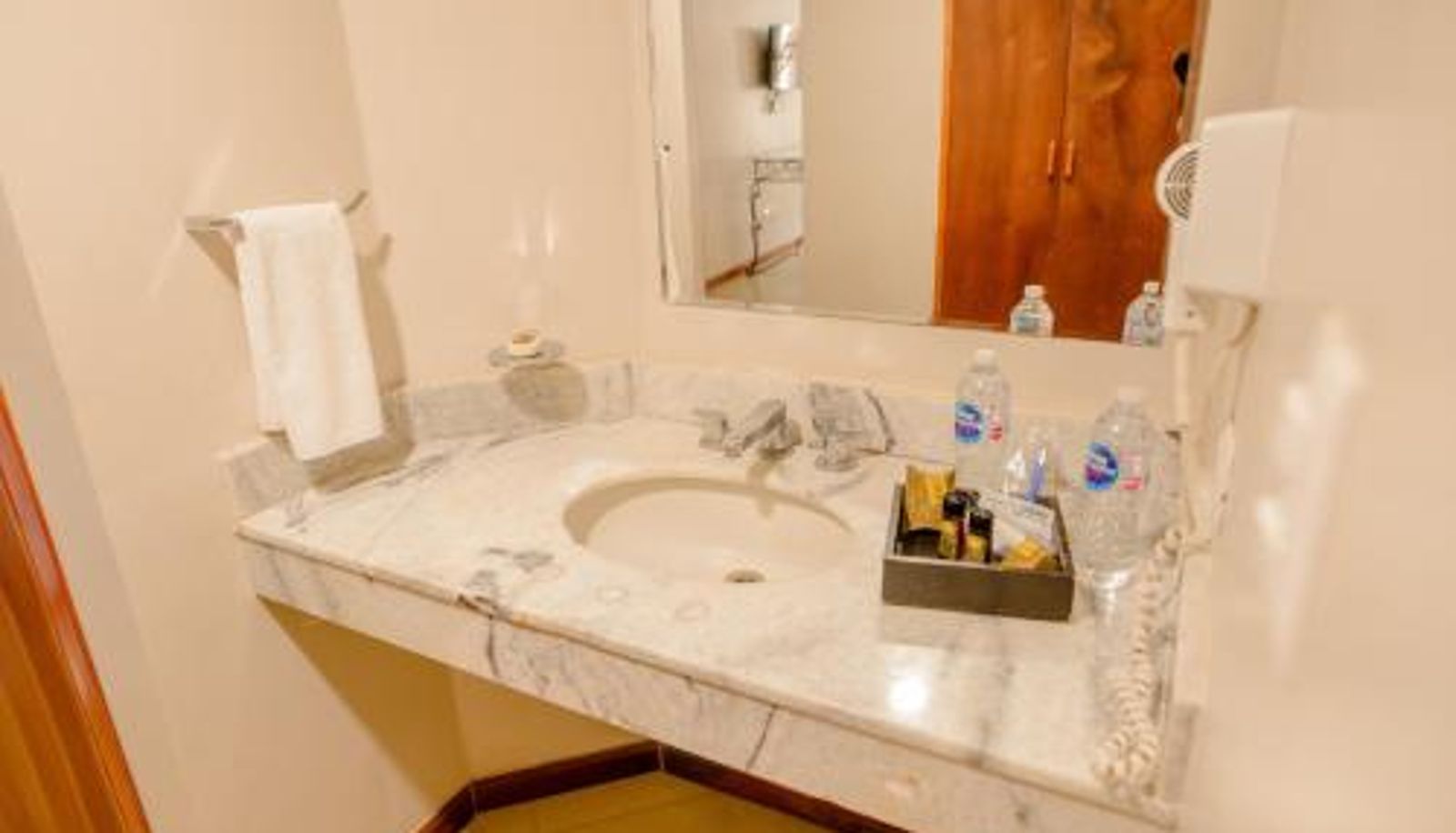 Bathroom - Hotel Loma Real
