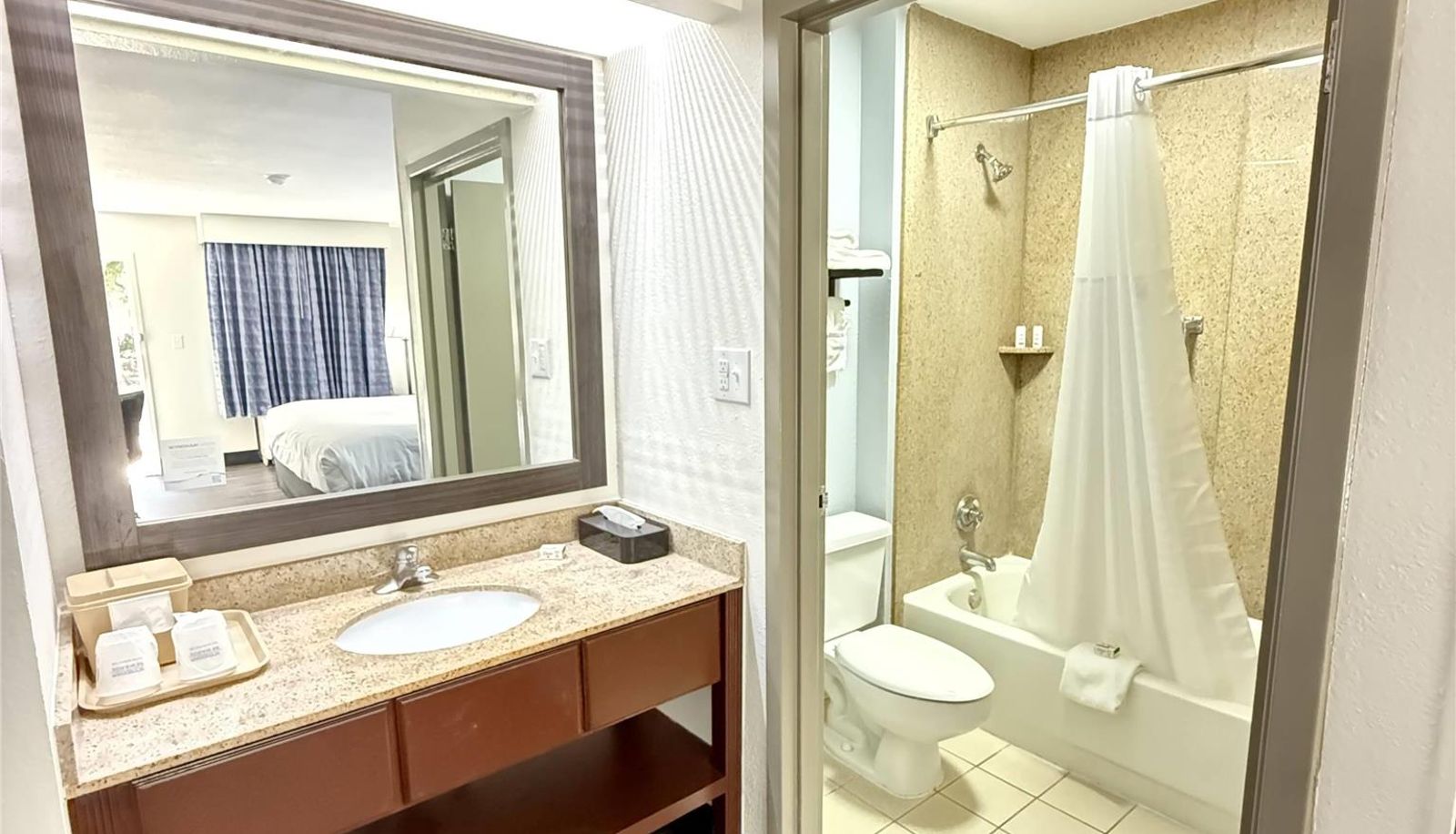 Room - Baymont by Wyndham Tallahassee