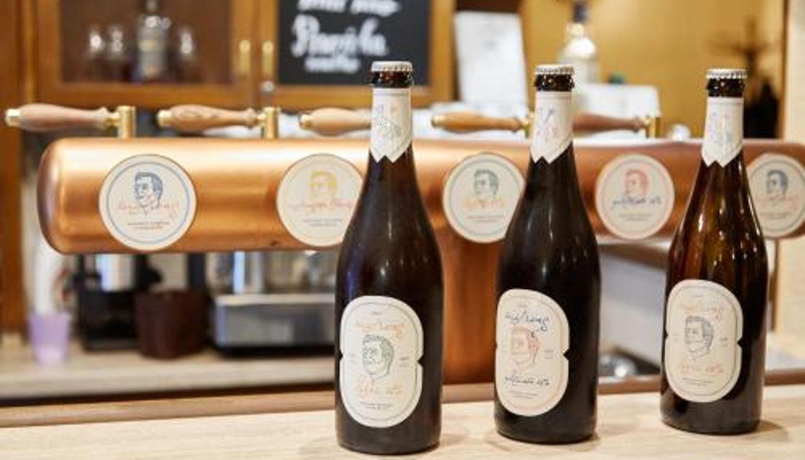 Frühstücksraum innerhalb des Restaurants - pivovar Morous a bowling Hotel Slunce - wellness s bazénem