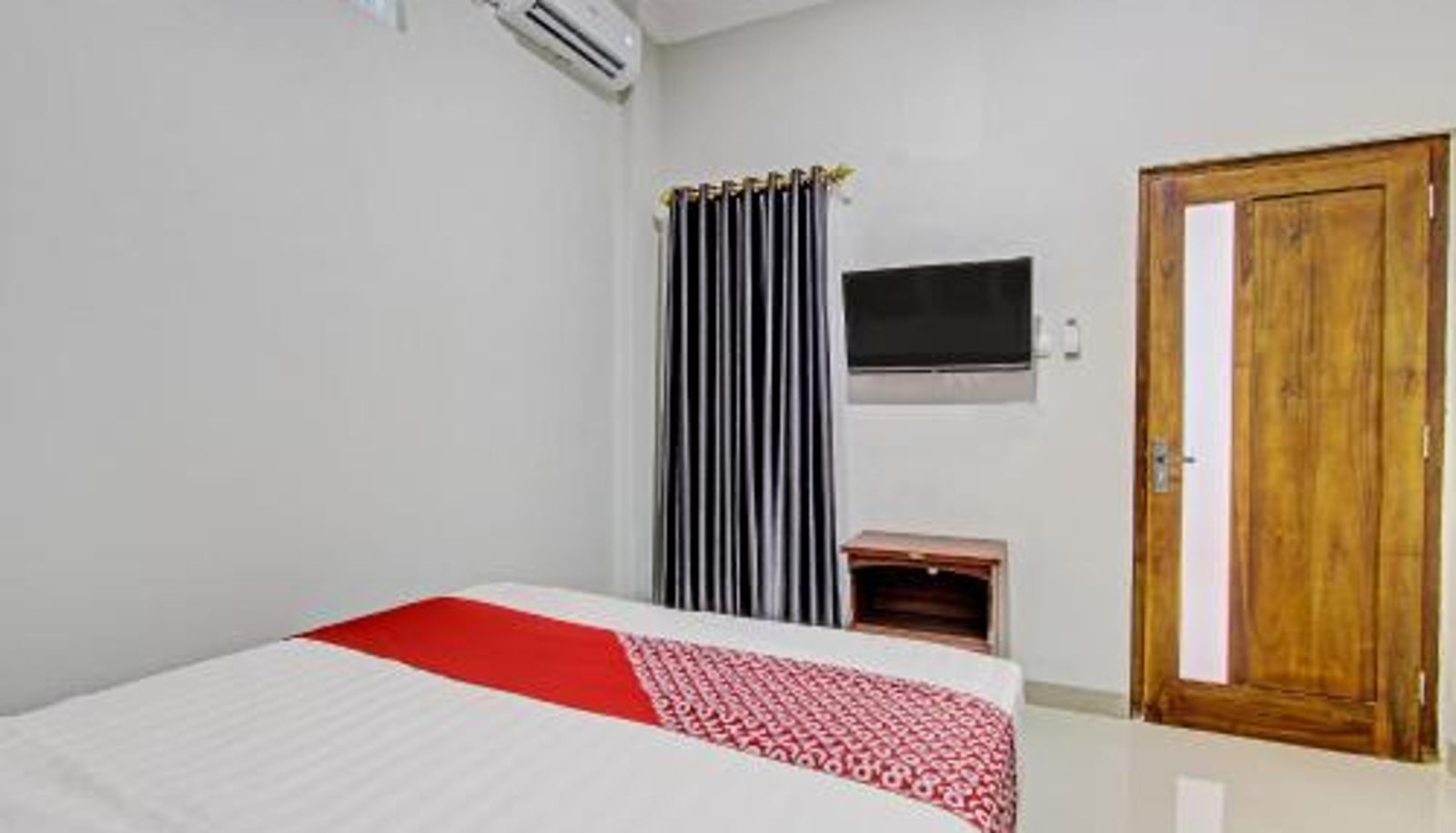 Zimmer - OYO 92879 Imperial Inn