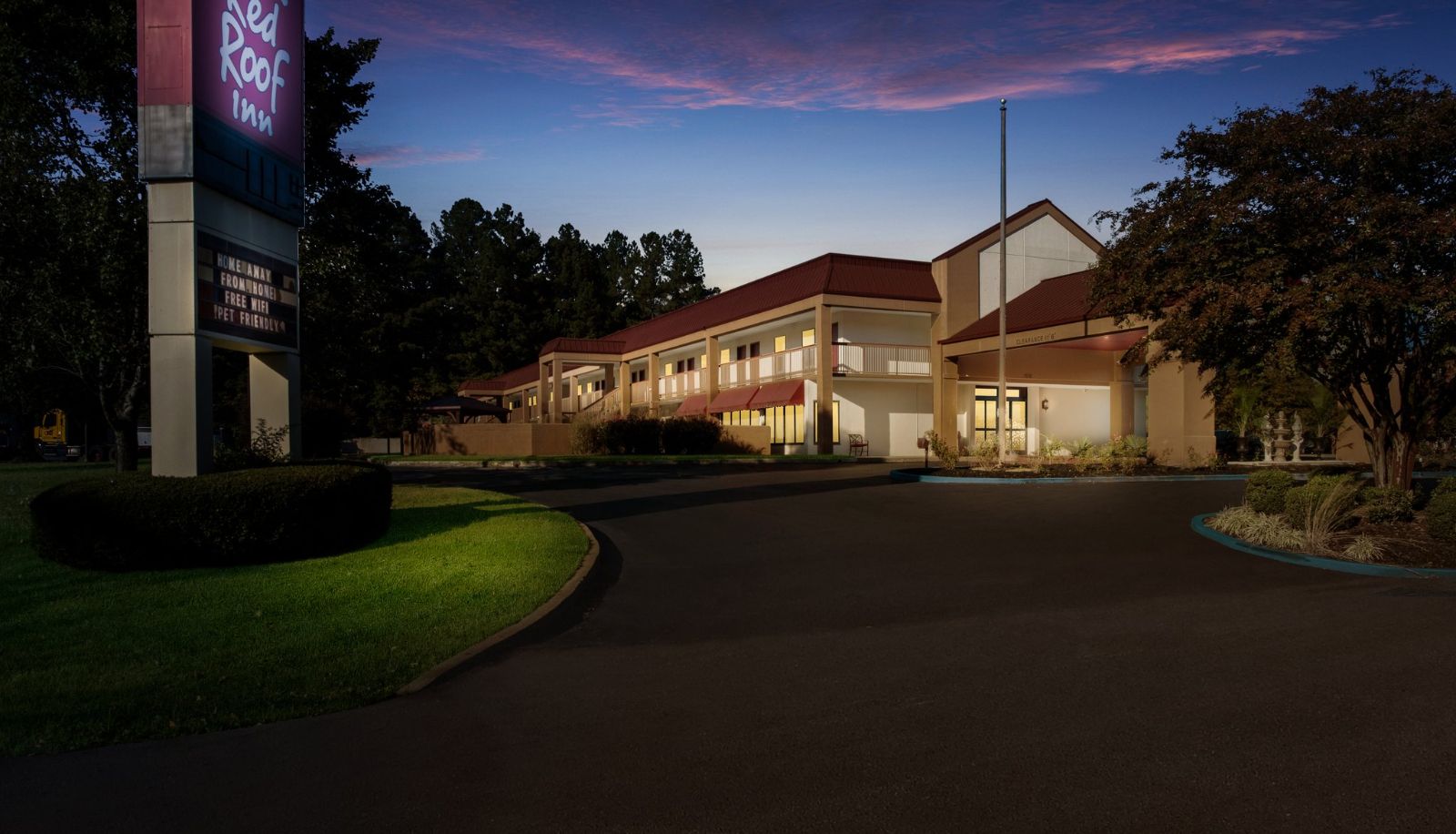 Info - Red Roof Inn Tupelo