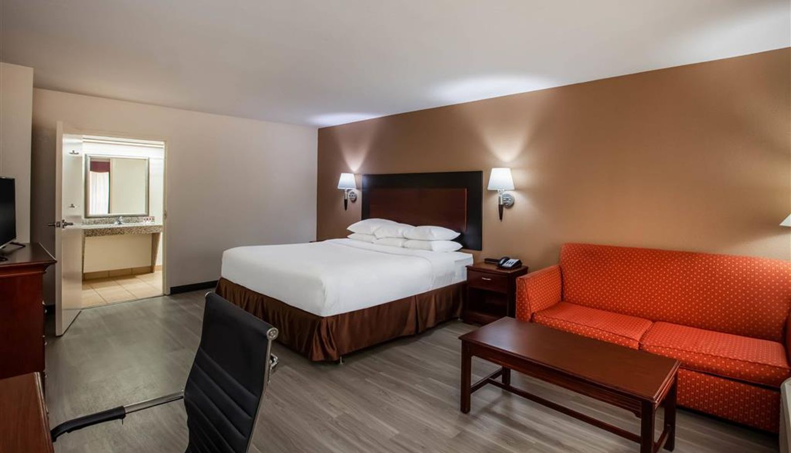 Room - Days Inn & Suites by Wyndham Tyler