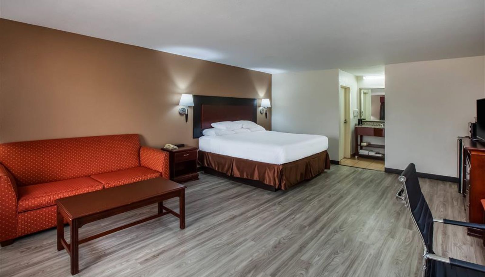 Room - Days Inn & Suites by Wyndham Tyler