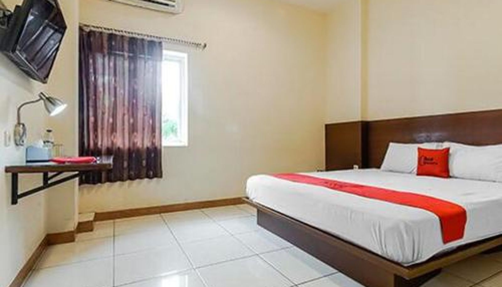 Room - RedDoorz Plus at Karebosi Area 2 Makassar