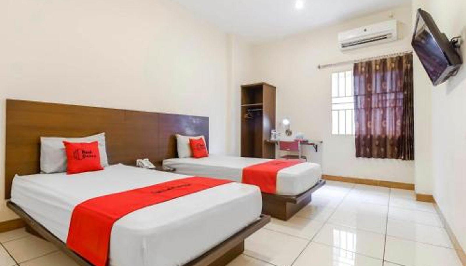 Room - RedDoorz Plus at Karebosi Area 2 Makassar