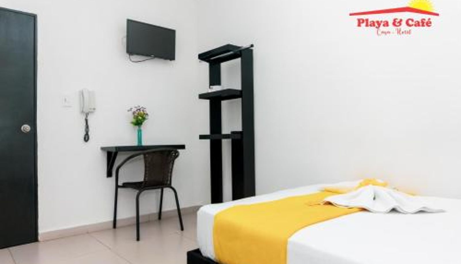 Info - Hotel Playa y Café
