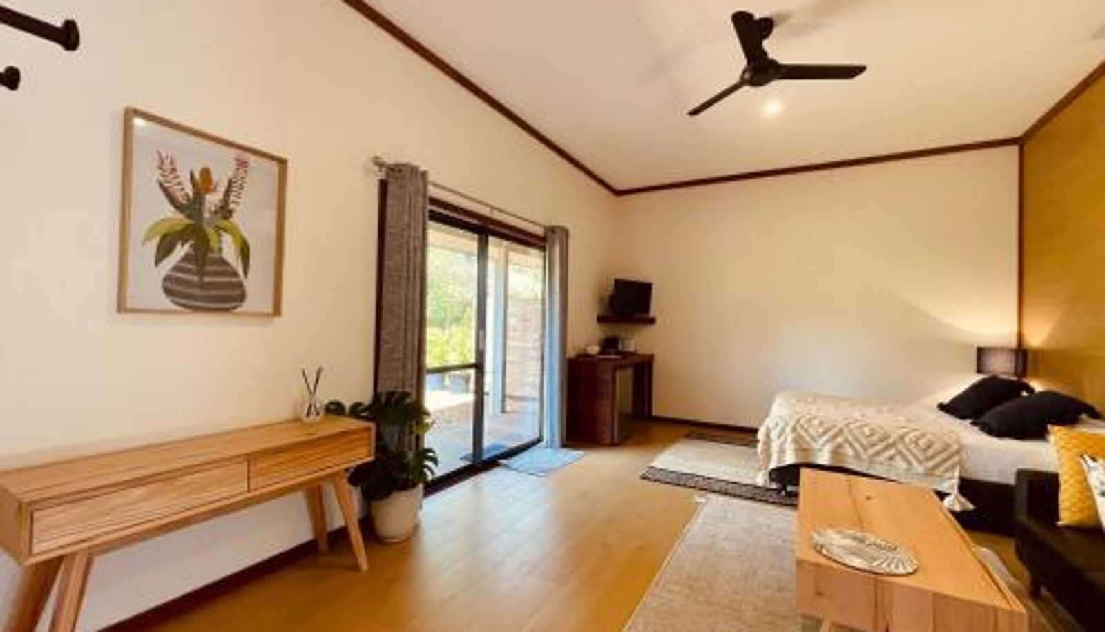 Standard room - Grape Juice Retreat Rustic romantic gateway 5mins to beaches & town