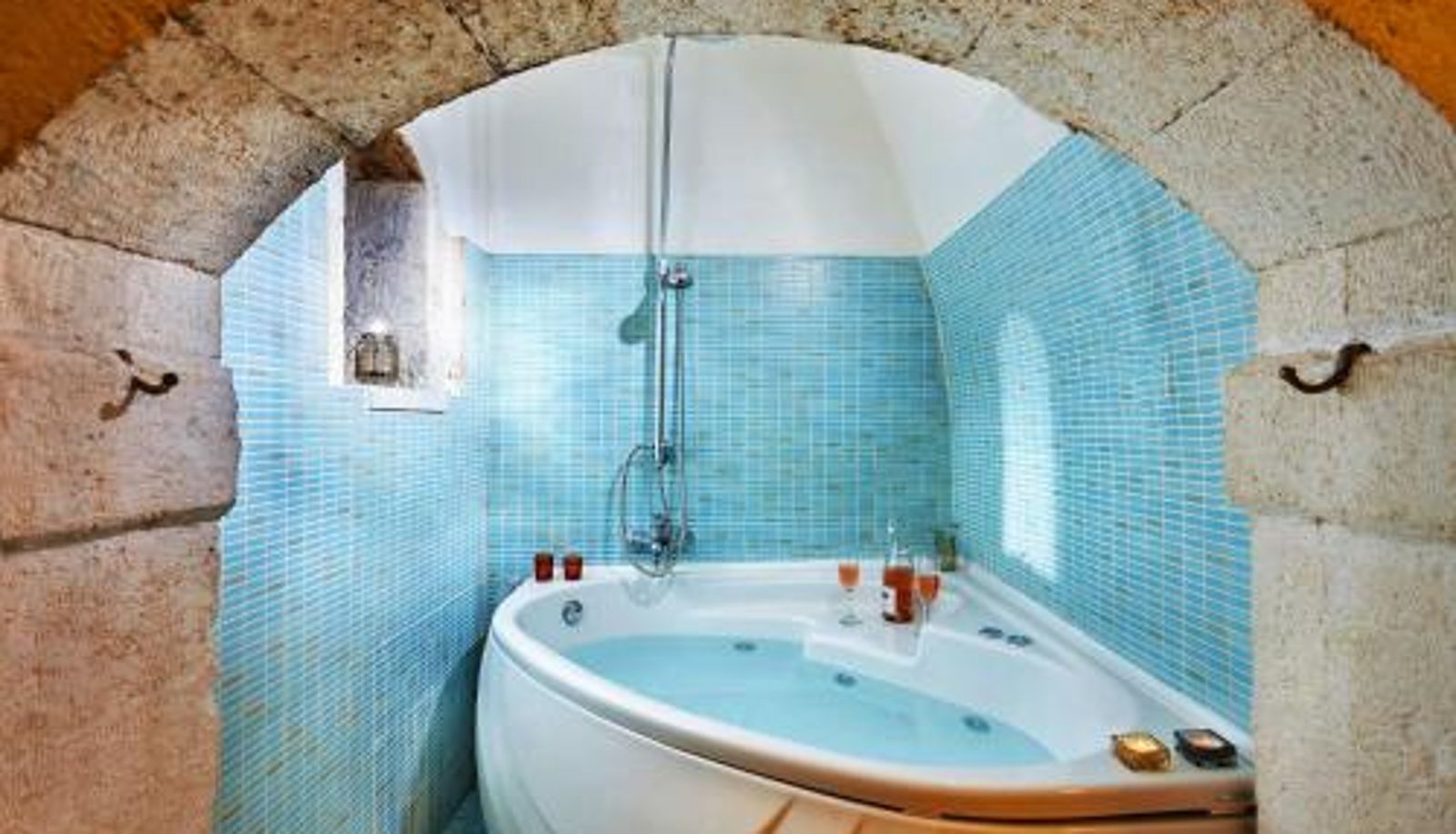 Info - Archontiko Old Town Suites