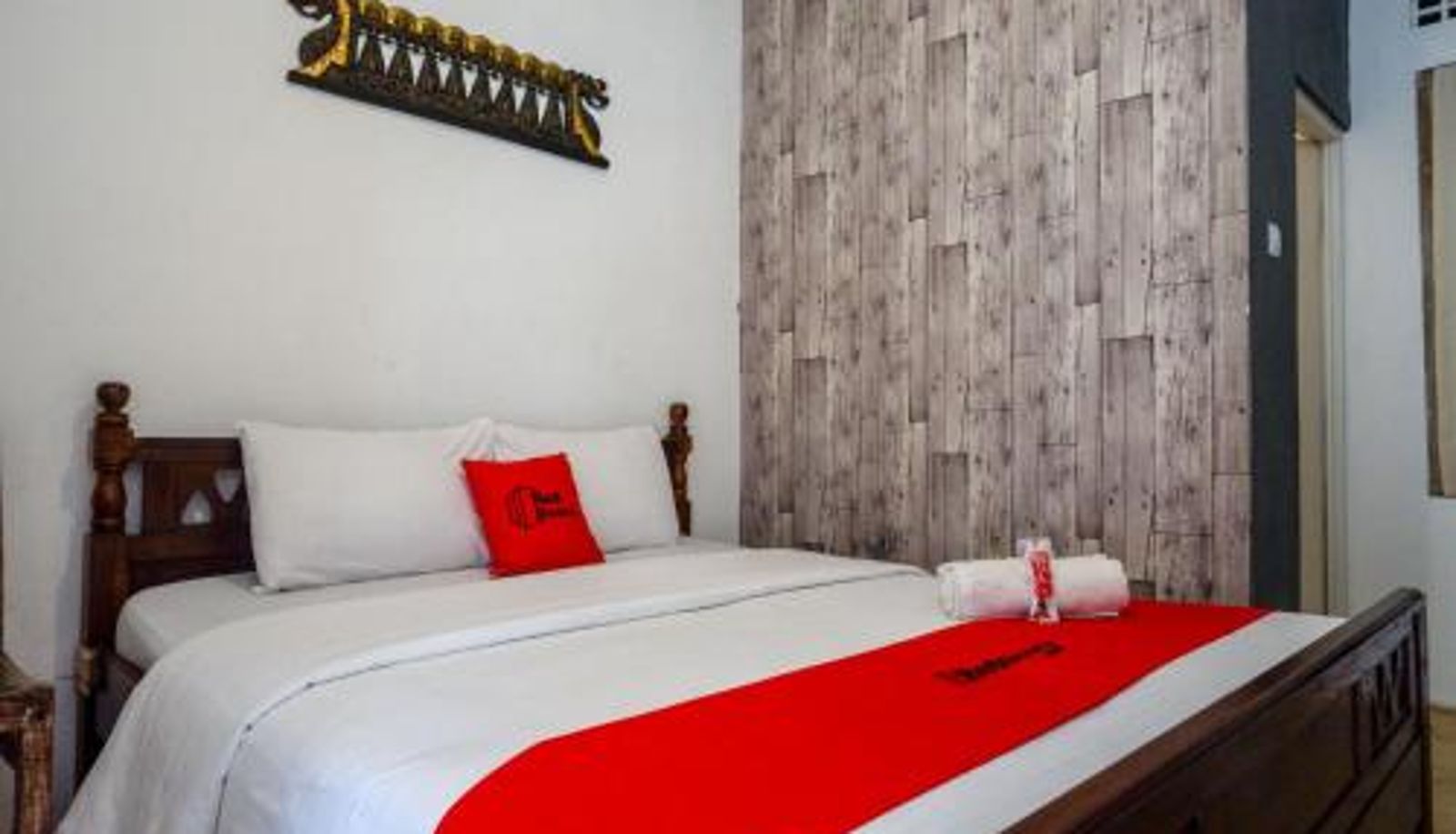 Zimmer - RedDoorz near Plengkung Gading 2