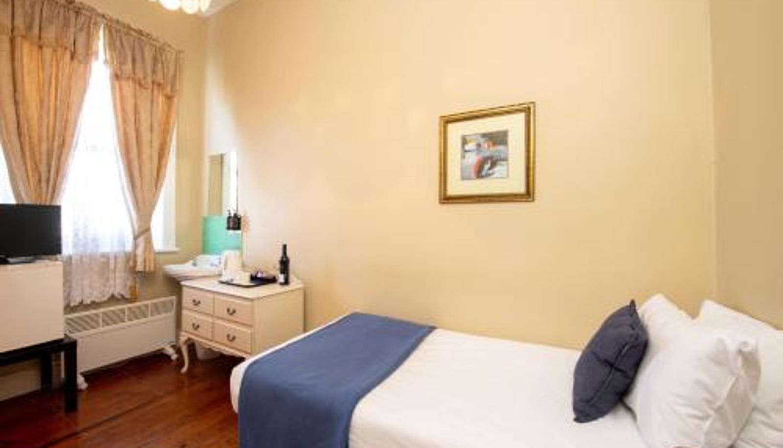 Info - Anchorage Seafront Hotel