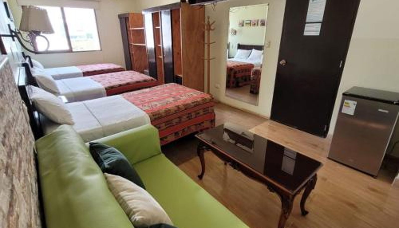 Habitación triple - Hotel Tinkus Inn