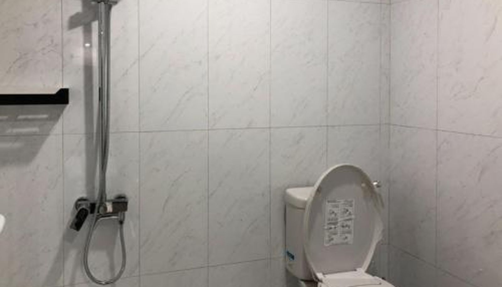 Room - RedDoorz near XT Square 3