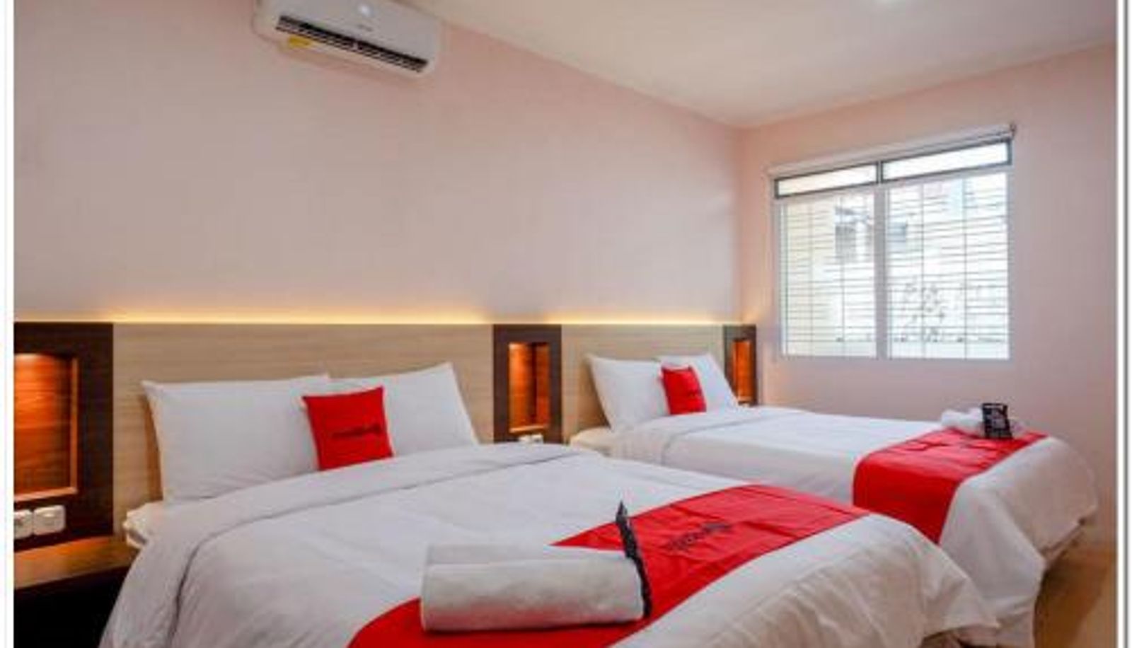 Chambre Familiale - RedDoorz near Gejayan 3