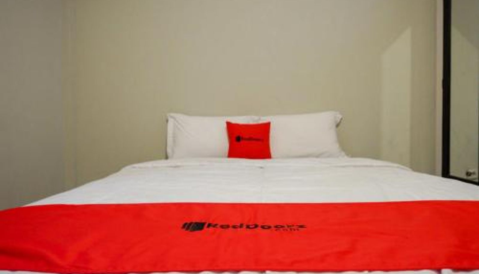Standaardkamer - RedDoorz Plus near Jogja City Mall 5