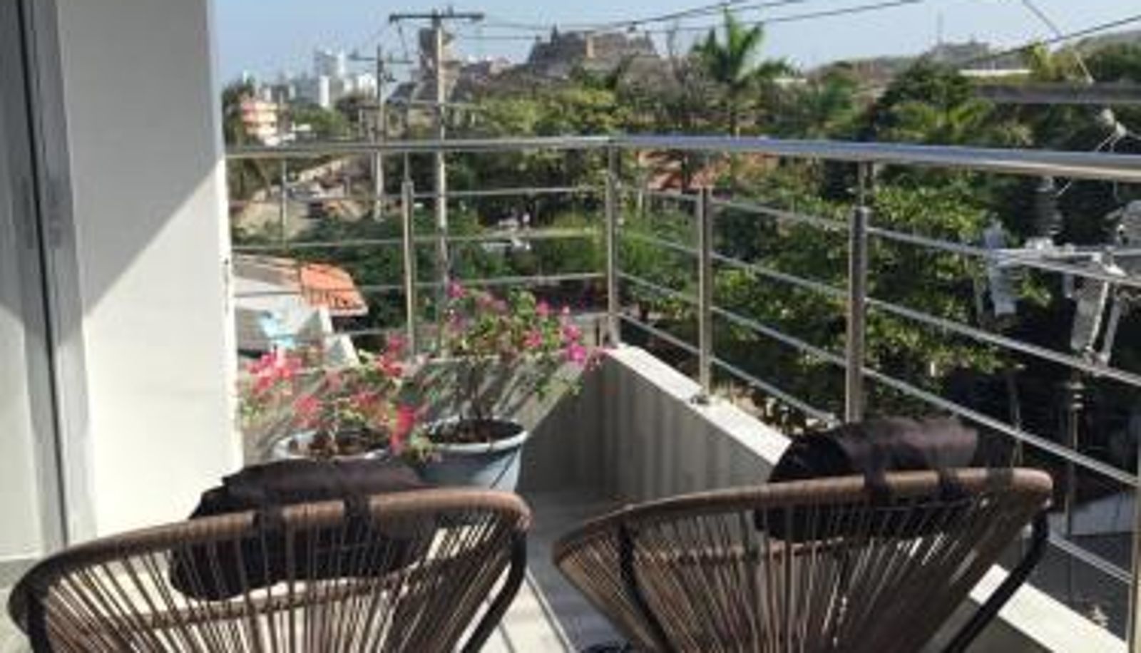 Info - Bahia 79 Apartasuites Cerca al Centro