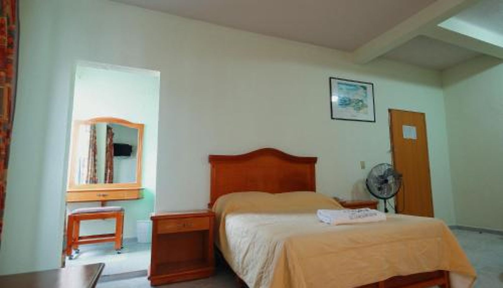 Habitación - HOTEL EL CONQUISTADOR MONARCA.