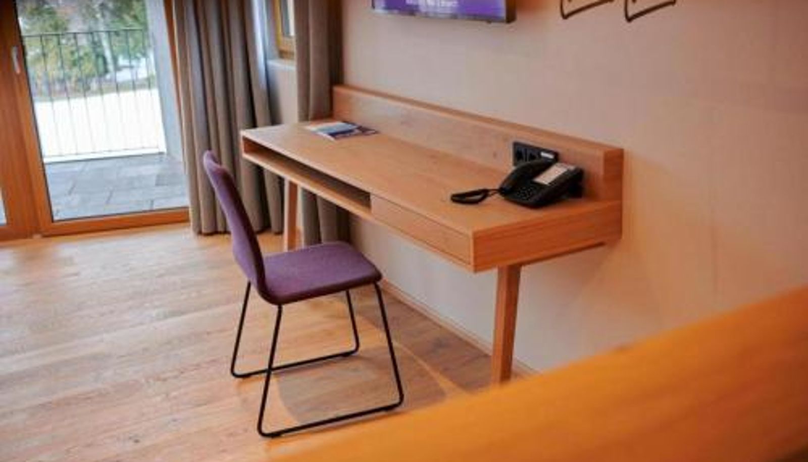 Zimmer - Wellness und Brunch Hotel MorgenZeit beheizter Naturteich Genuss Frühstück bis 13 Uhr Hochkönig Sommercard