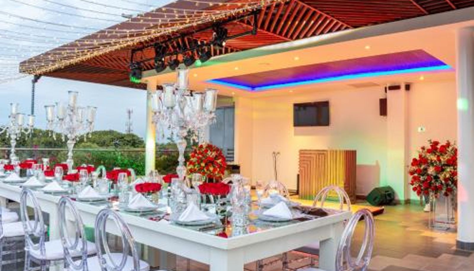 Breakfast room within the restaurant - Hotel Pance 122 Wellness Spa
