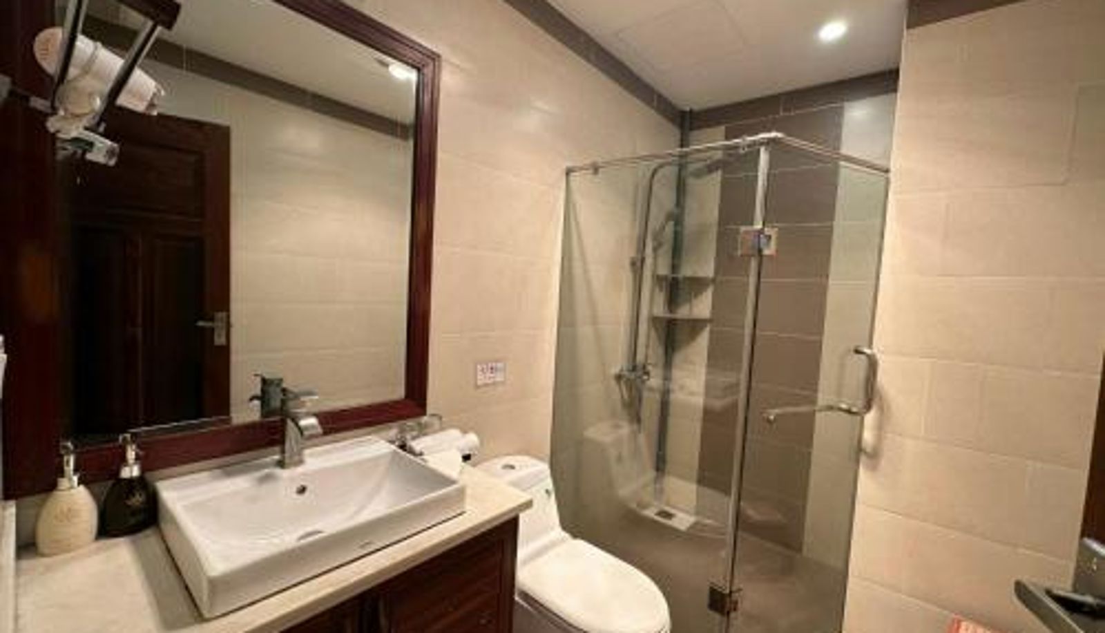 Salle de bain - Hana Stay Trần Quốc Hoàn