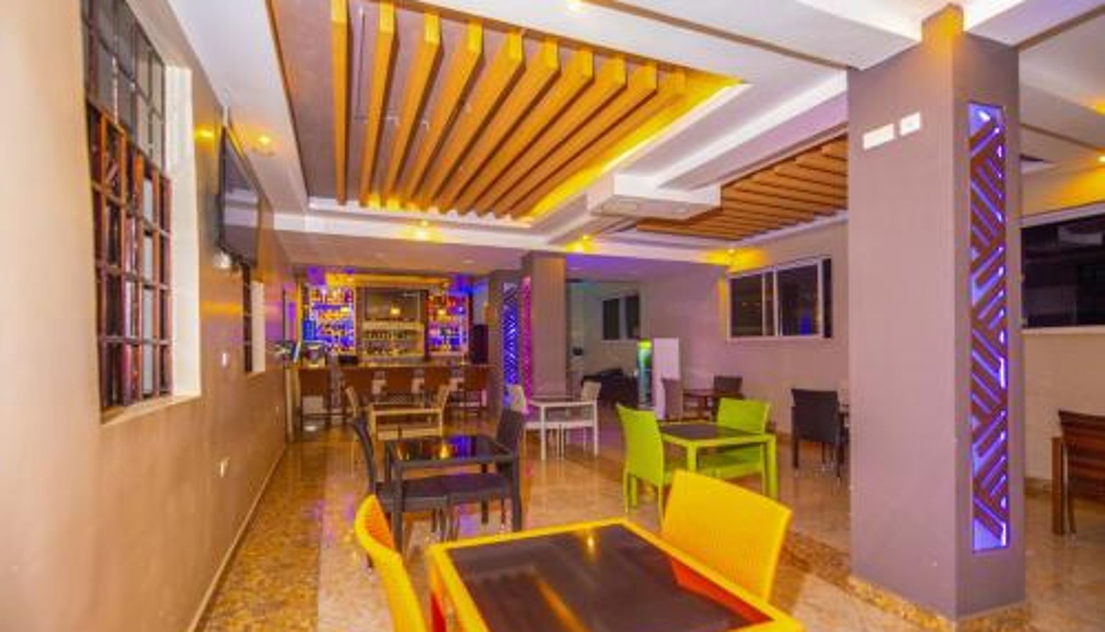 Frühstücksraum innerhalb des Restaurants - Kings Premier Inn