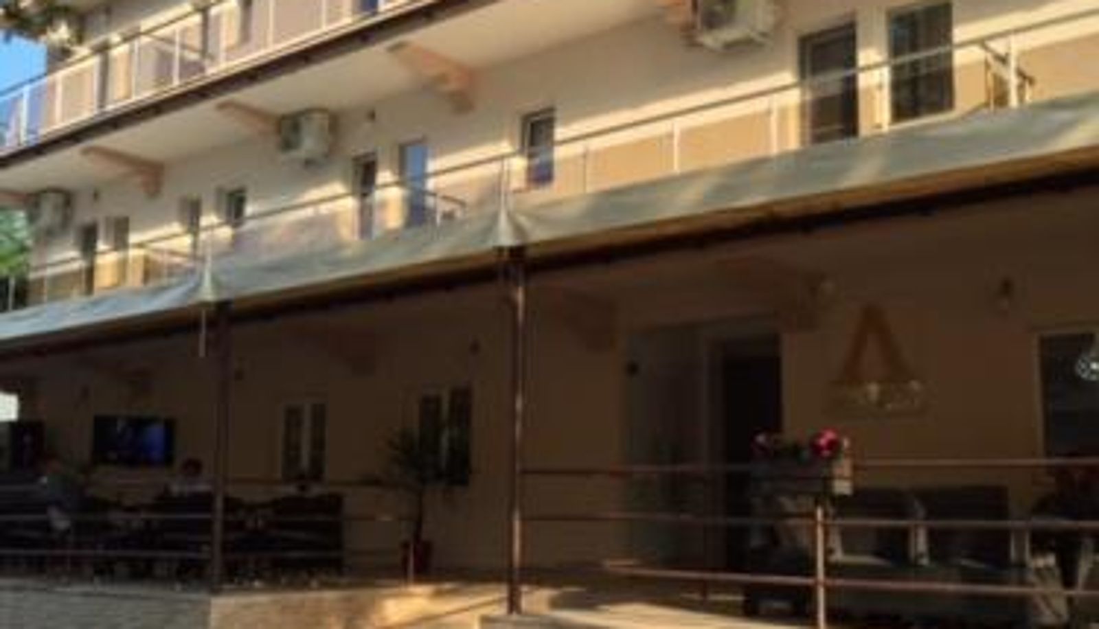 Zona exterior del hotel - Atlantis Boutique