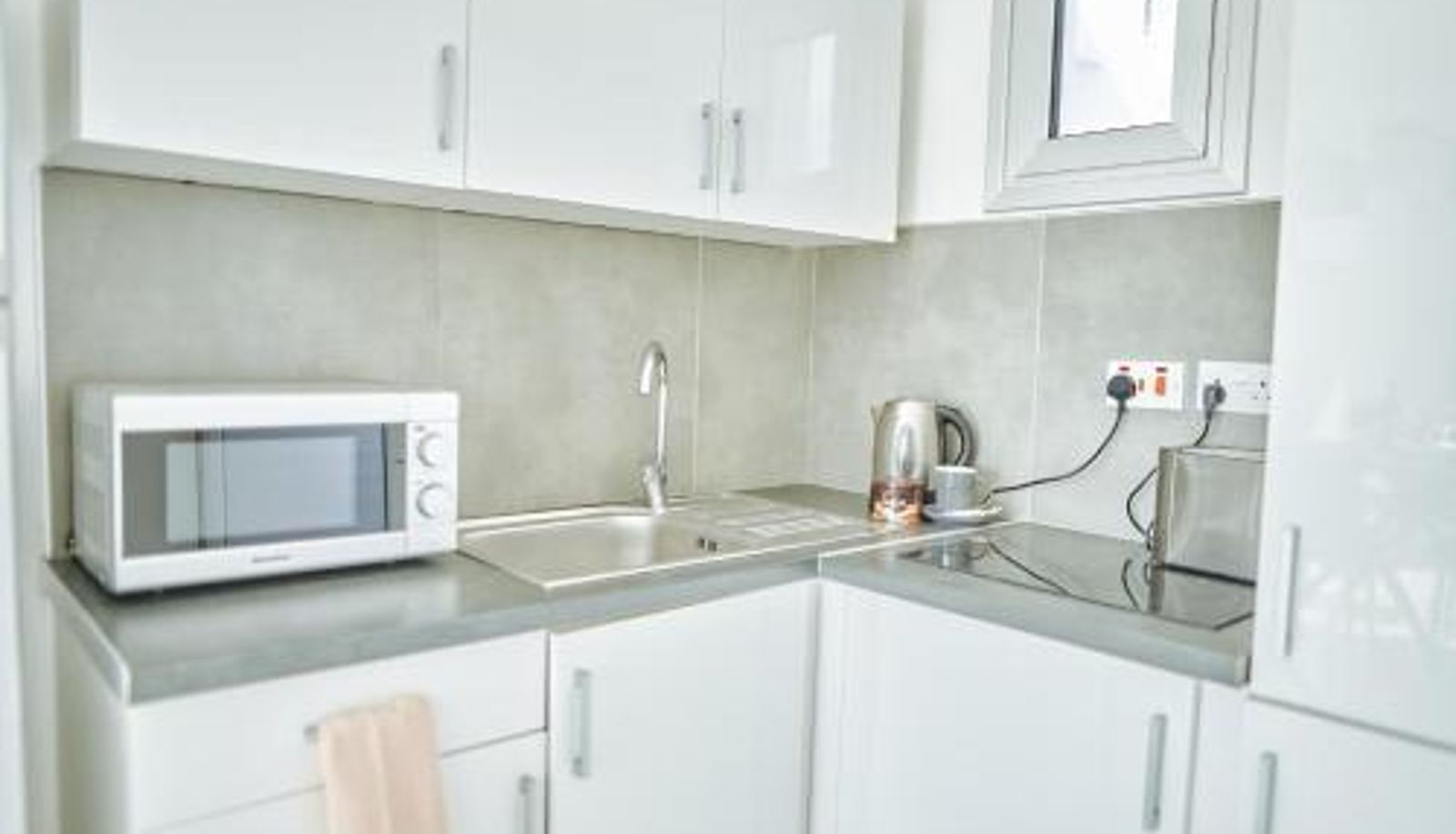 Info - Nissi Avenue Suites