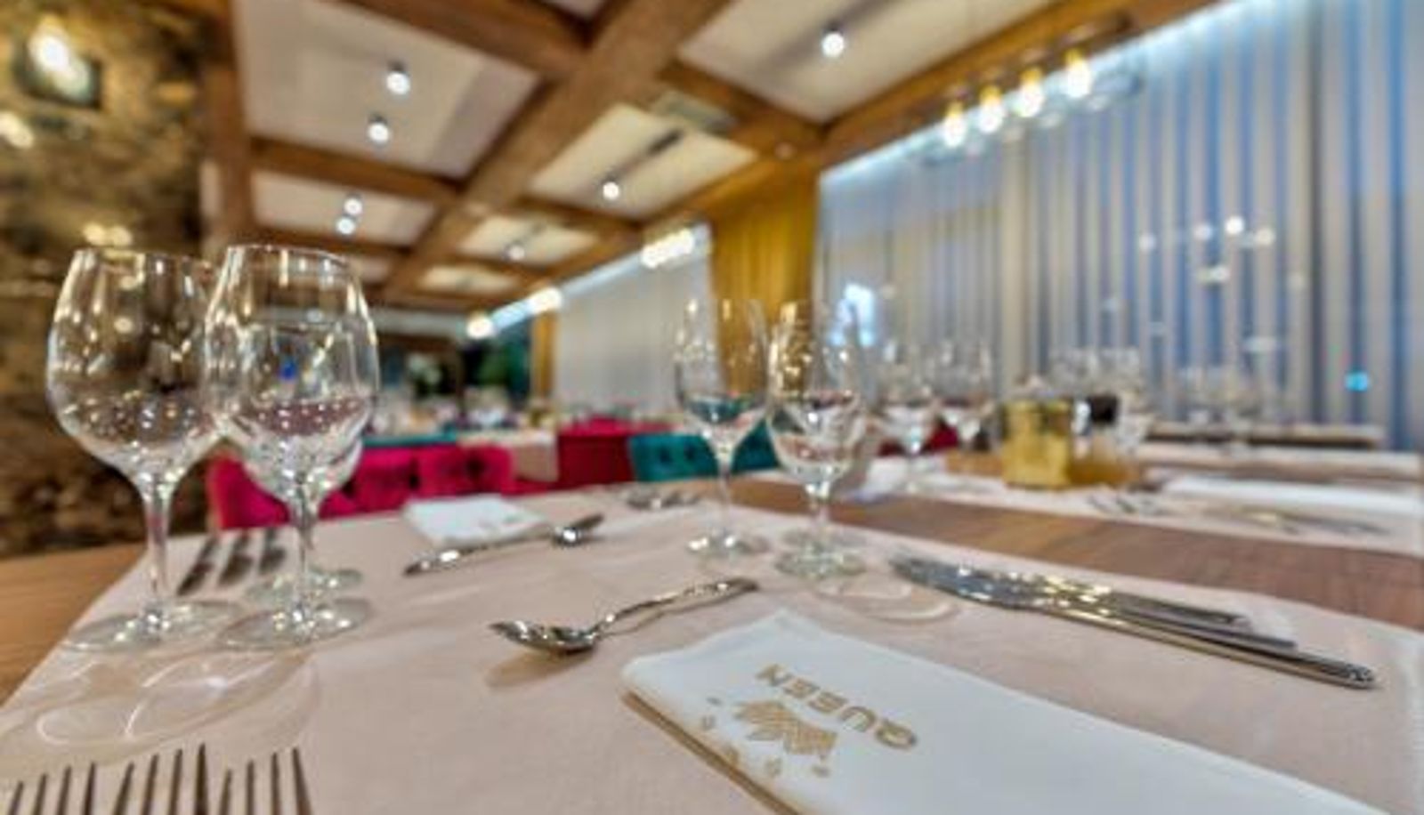 Frühstücksraum innerhalb des Restaurants - Queen of Zlatibor