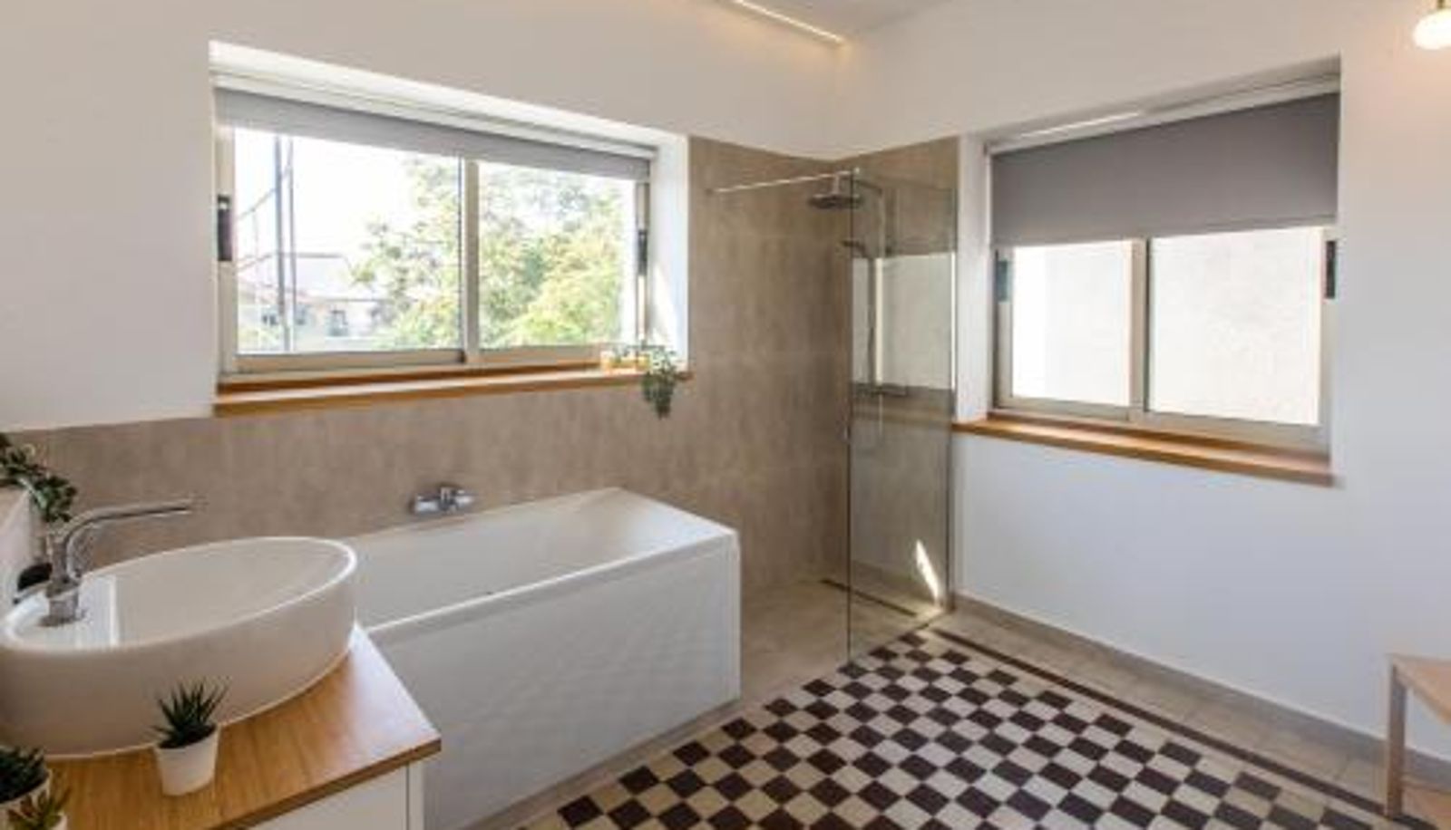 Bathroom - Rooms - Unique staying in Paphos Centre