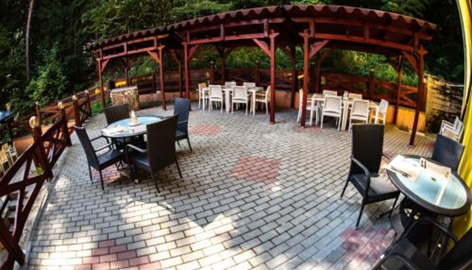 Breakfast room within the restaurant - Hotel Trei Brazi