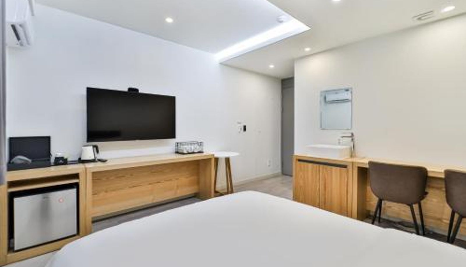Info - Sloth Hotel Busan Seomyeon