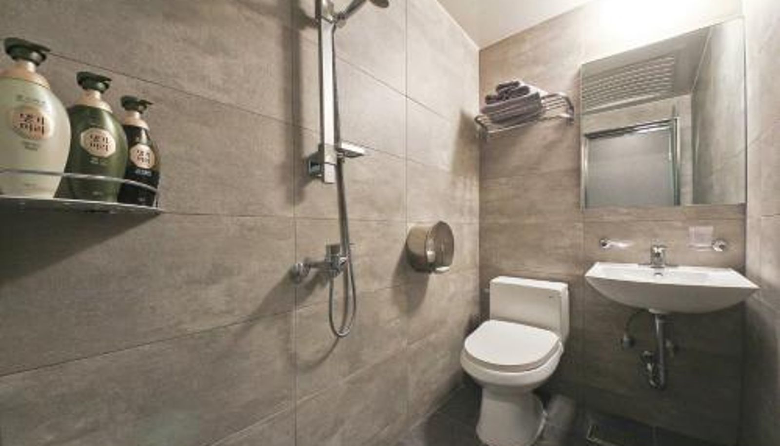 Cuarto de baño - Carlton Hotel Incheon Juan Spacious Rooms Renovated Free WiFi