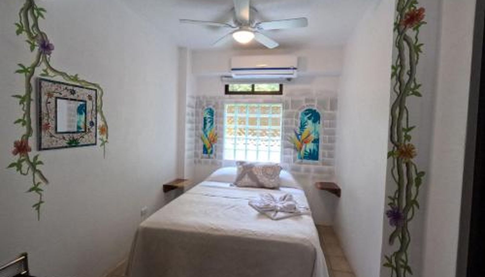 Room - La Sirena Playa Jacó