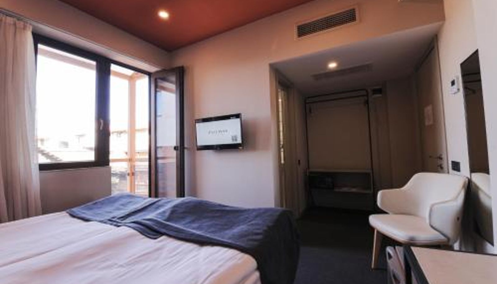 Info - King Tamar Hotel By Luxuria Hotels