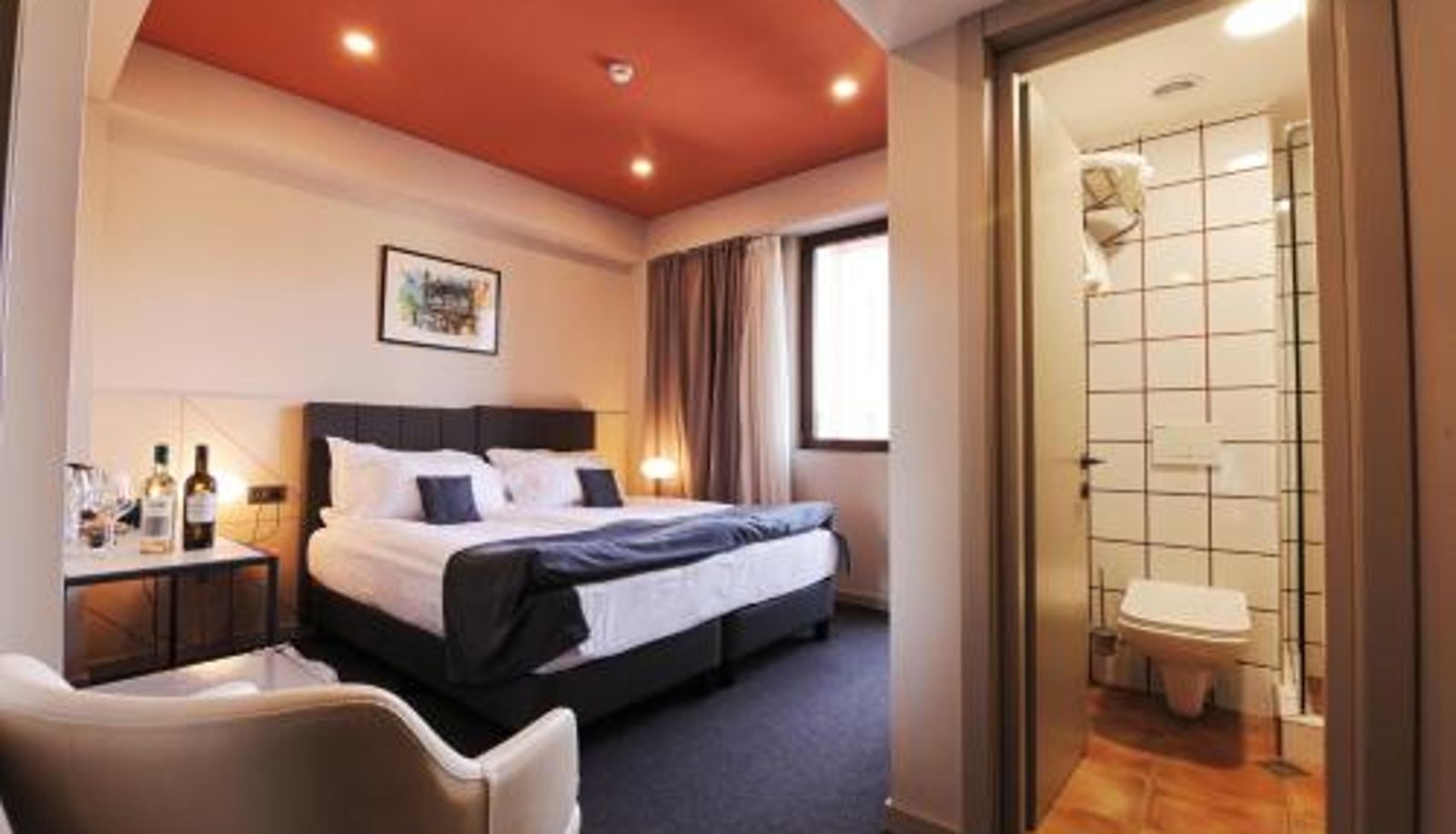 Info - King Tamar Hotel By Luxuria Hotels