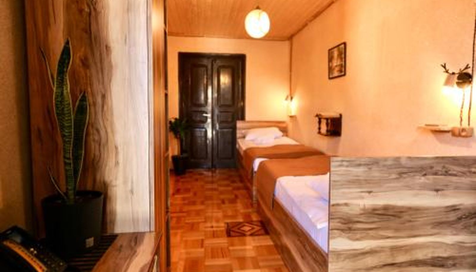 Zimmer - Hotel History