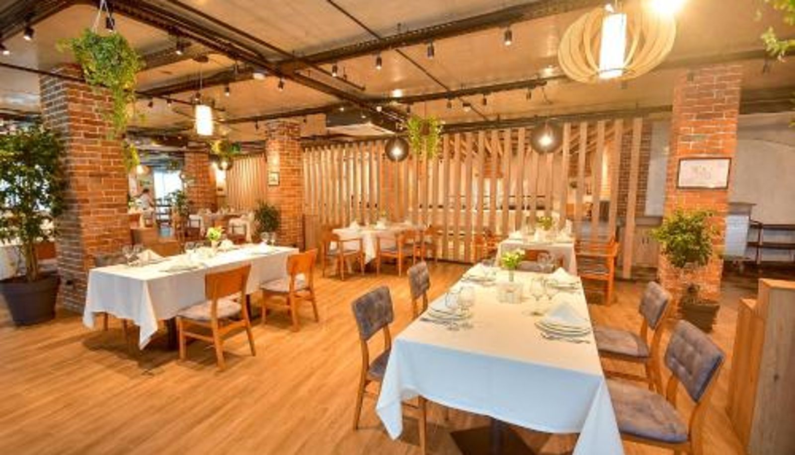 Frühstücksraum innerhalb des Restaurants - New Wave Hotel