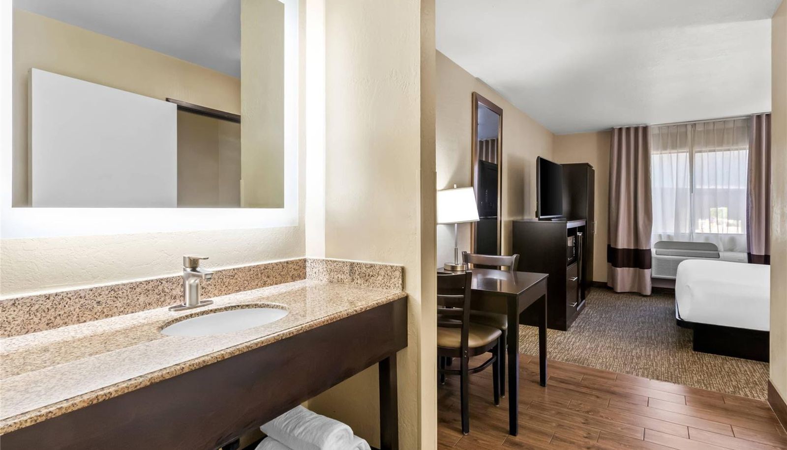 Room - Comfort Inn & Suites Surprise Near Sun City West