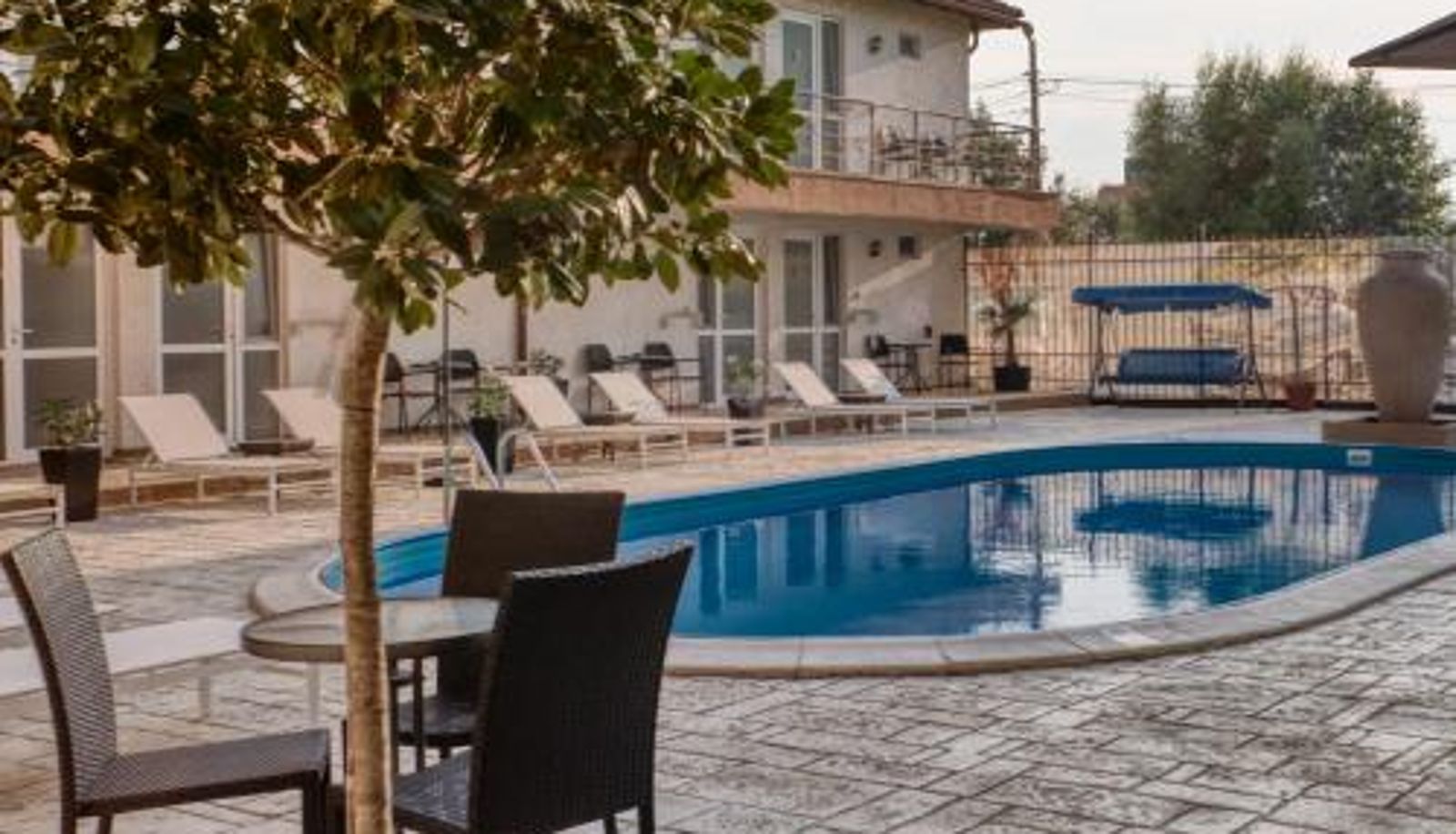 Buitenruimte van het hotel - Camere de închiriat Havana Beach