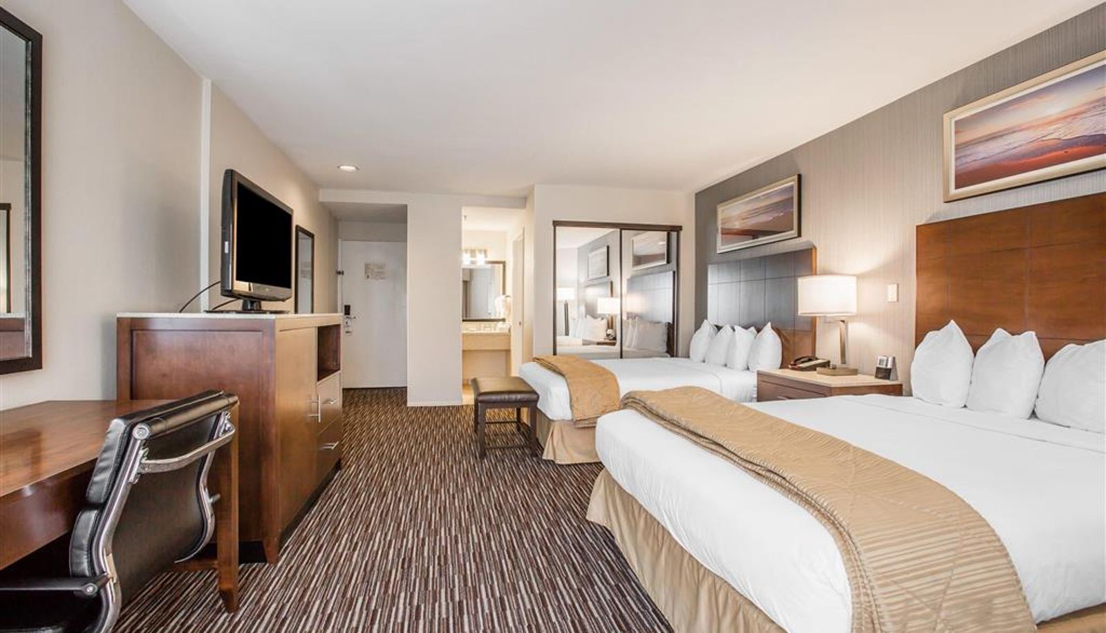 Zimmer - Quality Inn & Suites Hermosa Beach