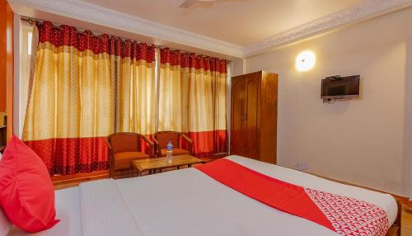 Habitación - OYO 795 Hotel Holiday Inn