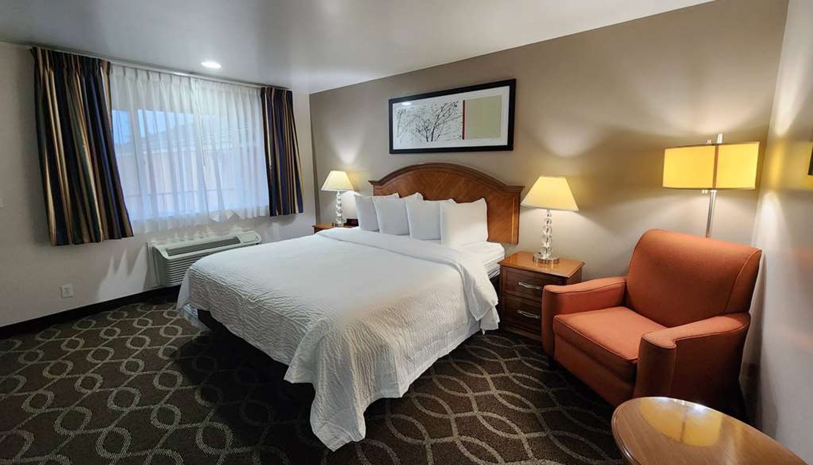 Zimmer - Ramada Bayside Inn & Suites Eureka